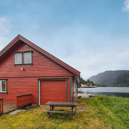 2 Bedroom Lovely In