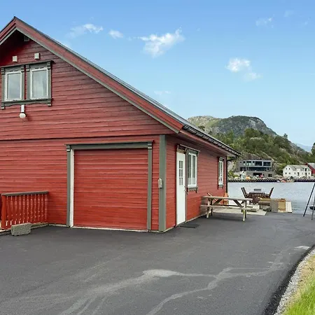 2 Bedroom Lovely In Erfjord
