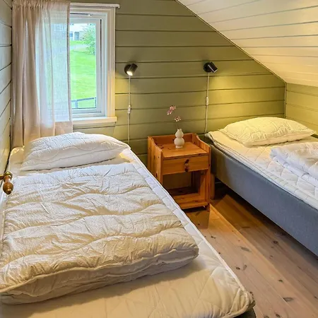 Vakantiehuis 2 Bedroom Lovely In *